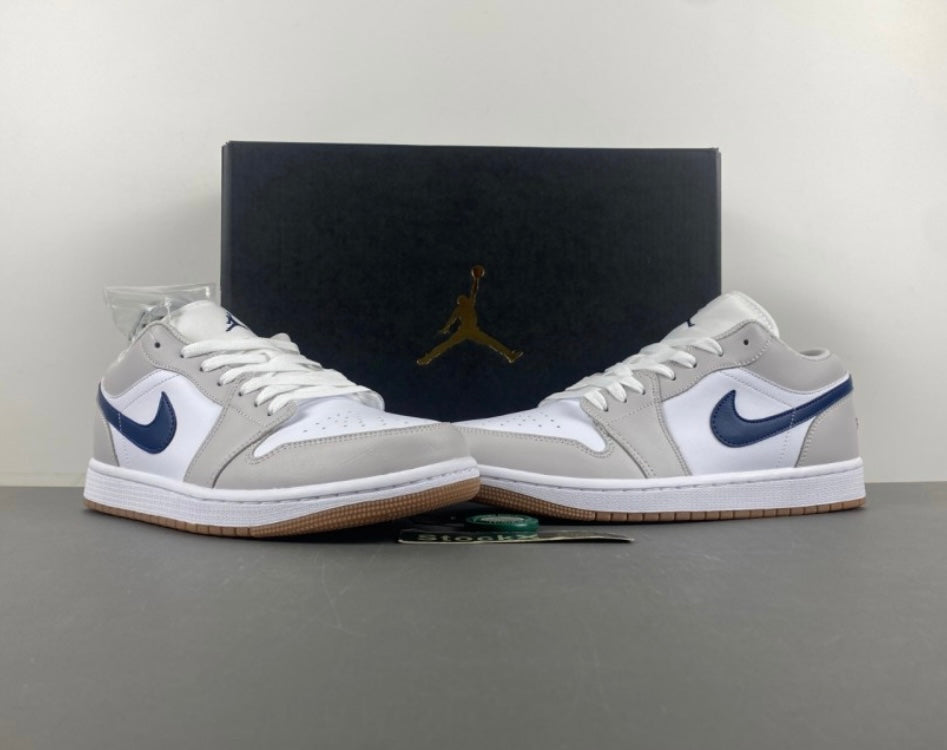 NIKE AIR JORDANS DUNK LOWS
