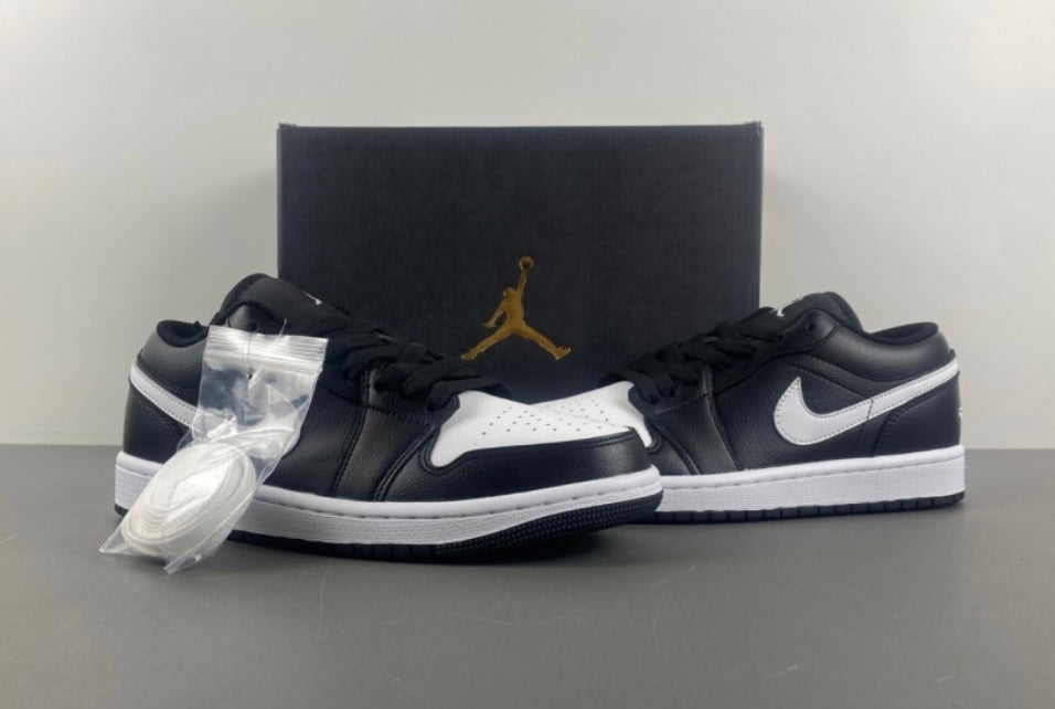 NIKE AIR JORDANS DUNK LOWS