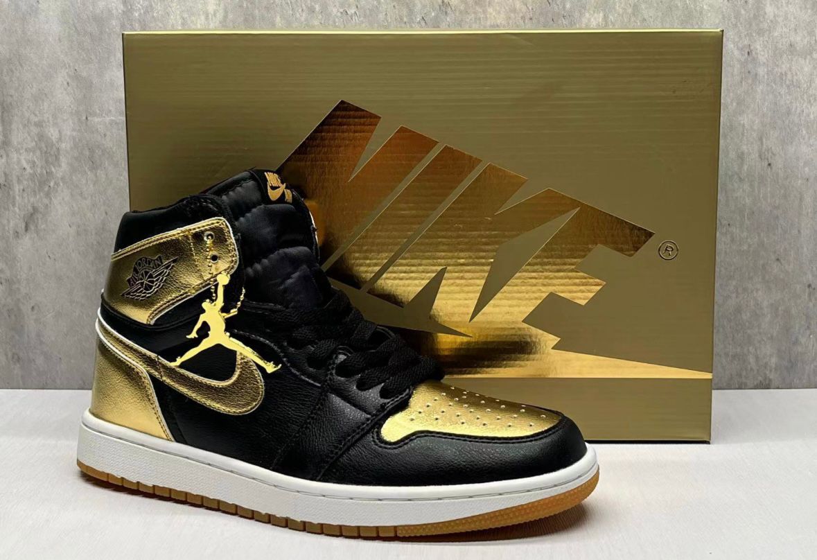 NIKE AIR JORDANS DUNK HIGH